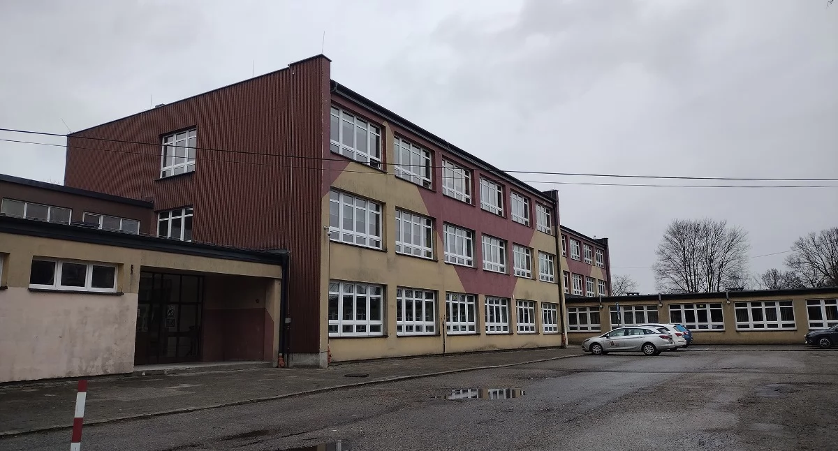 W szkole przy ulicy Północnej (na zdjęciu) oraz w CKZ przy ulicy Promiennej zaplanowano wakacyjne remonty. Miasto ogłosiło przetarg. Fot. Patrycja Koprzak