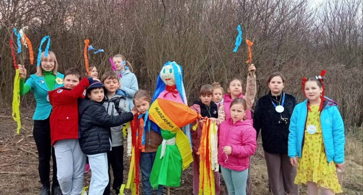 Życie miasta, Pożegnanie przywitanie wiosny - zdjęcie, fotografia