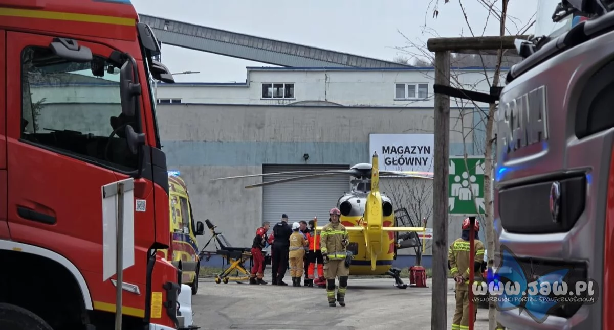 Życie miasta, Wypadek Kopalni Sobieski Jaworznie Górnik wyjechał powierzchnię przytomny - zdjęcie, fotografia