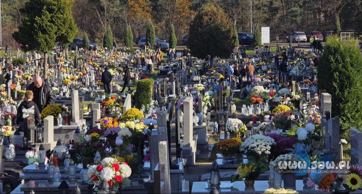 Ludzie, Jaworzno żegna swoich bliskich Ostatnie pogrzeby - zdjęcie, fotografia