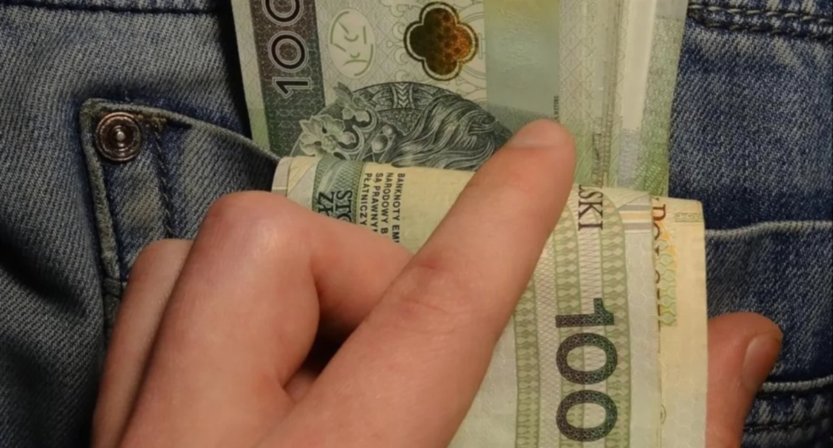 Życie miasta, Bezwarunkowy dochód podstawowy Propozycja ponownie sejmie - zdjęcie, fotografia