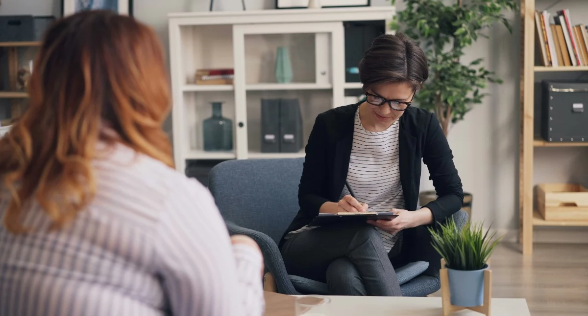 Informator / Materiały zewnętrzne , Odtruwanie alkoholowe przebieg objawy odstawienia postępowanie medyczne - zdjęcie, fotografia