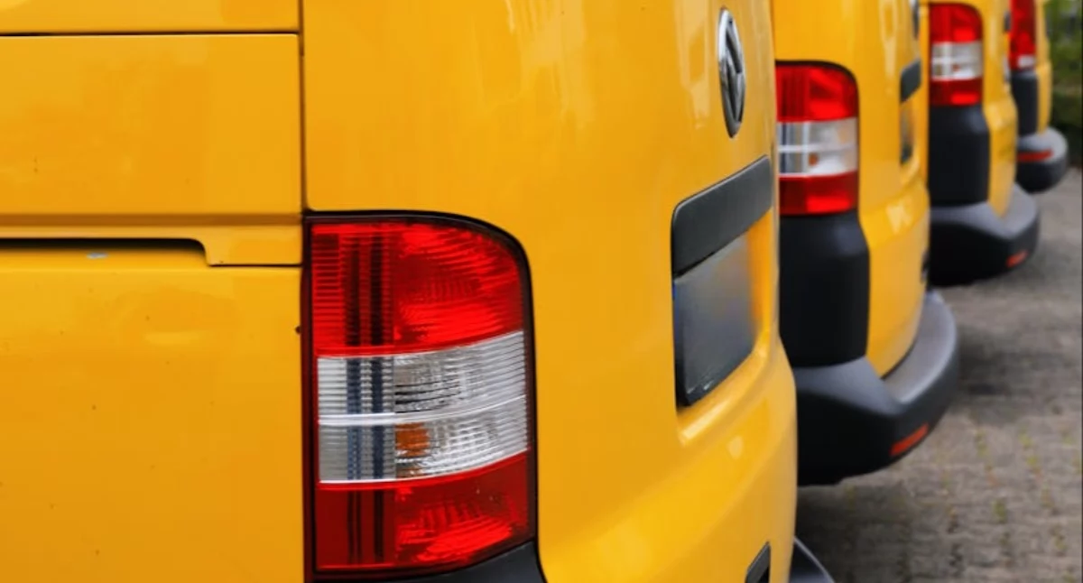 Informator / Materiały zewnętrzne , Obsługa floty samochodowej która wspiera firmę codziennej pracy - zdjęcie, fotografia