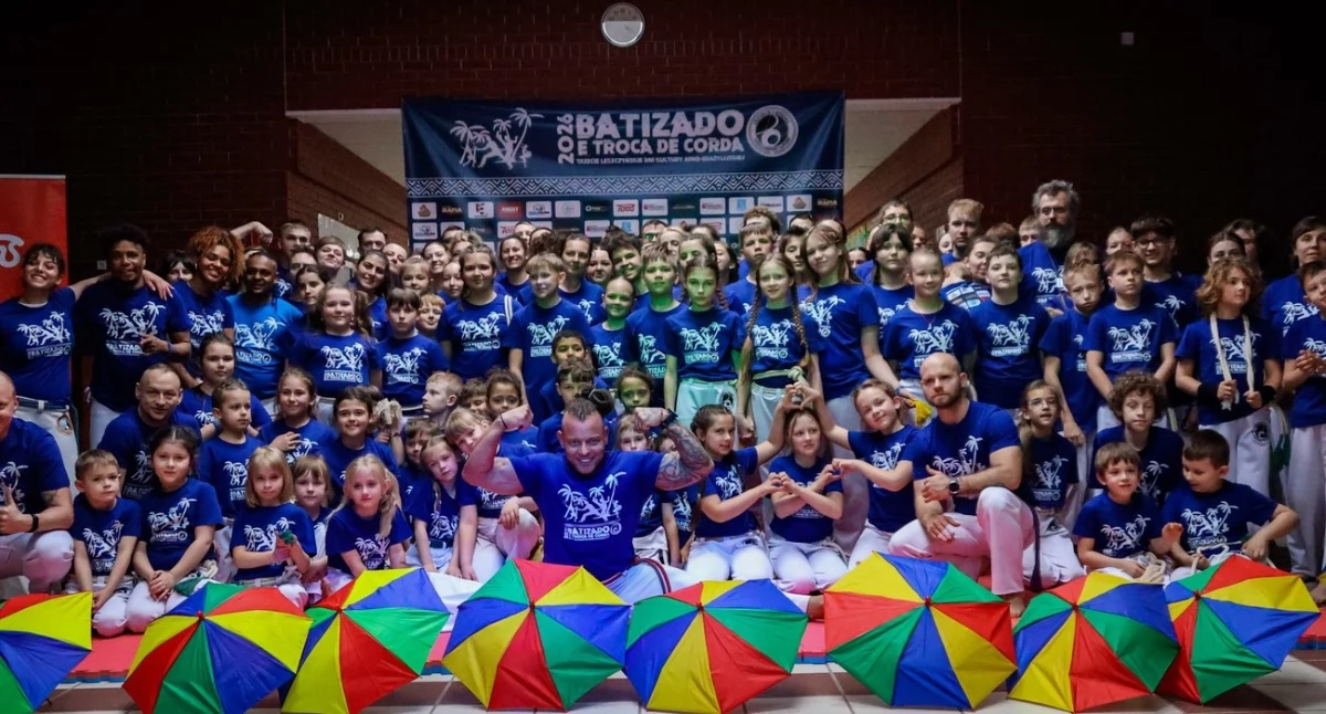 Sporty inne, Jaworznianie nowymi stopniami capoeirze treningów mistrzami - zdjęcie, fotografia