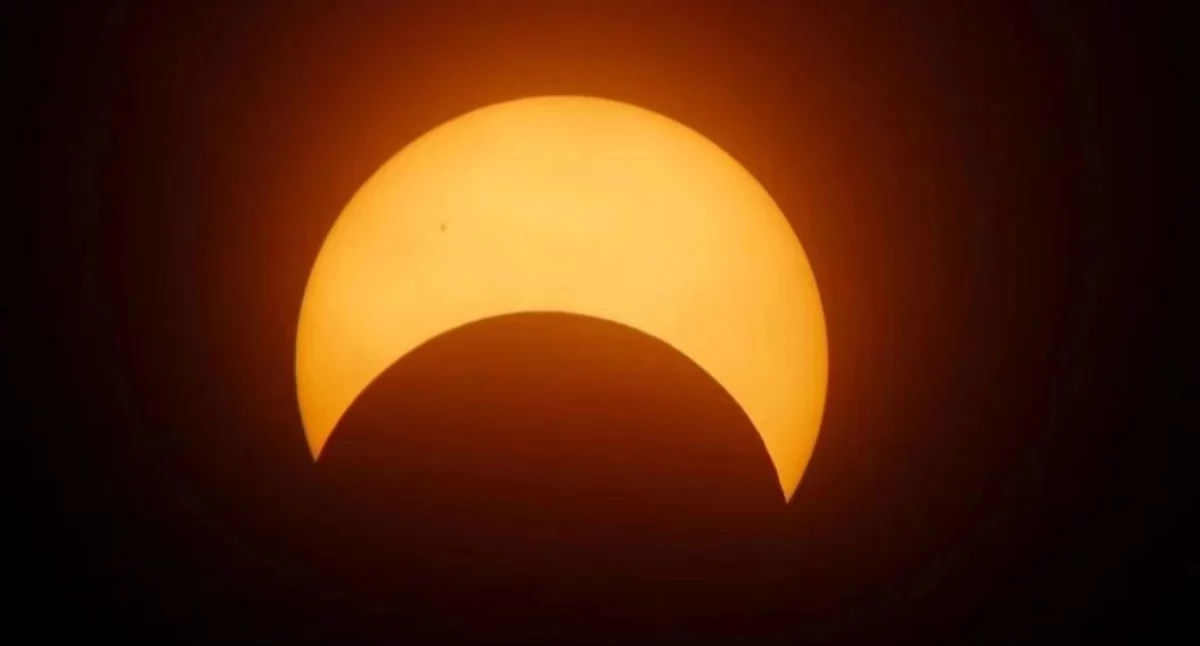 Życie miasta, Zaćmienie Słońca Polską Kiedy zobaczymy - zdjęcie, fotografia
