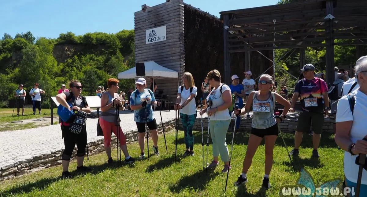 Życie miasta, Jaworzno zaprasza Międzypokoleniowy Nordic Walking GEOsferze - zdjęcie, fotografia