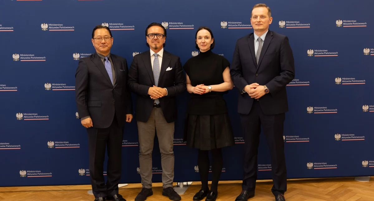 Biznes, ElectroMobility Poland nawiązuje partnerstwo Foxconn Projekt wchodzi kolejną fazę realizacji - zdjęcie, fotografia