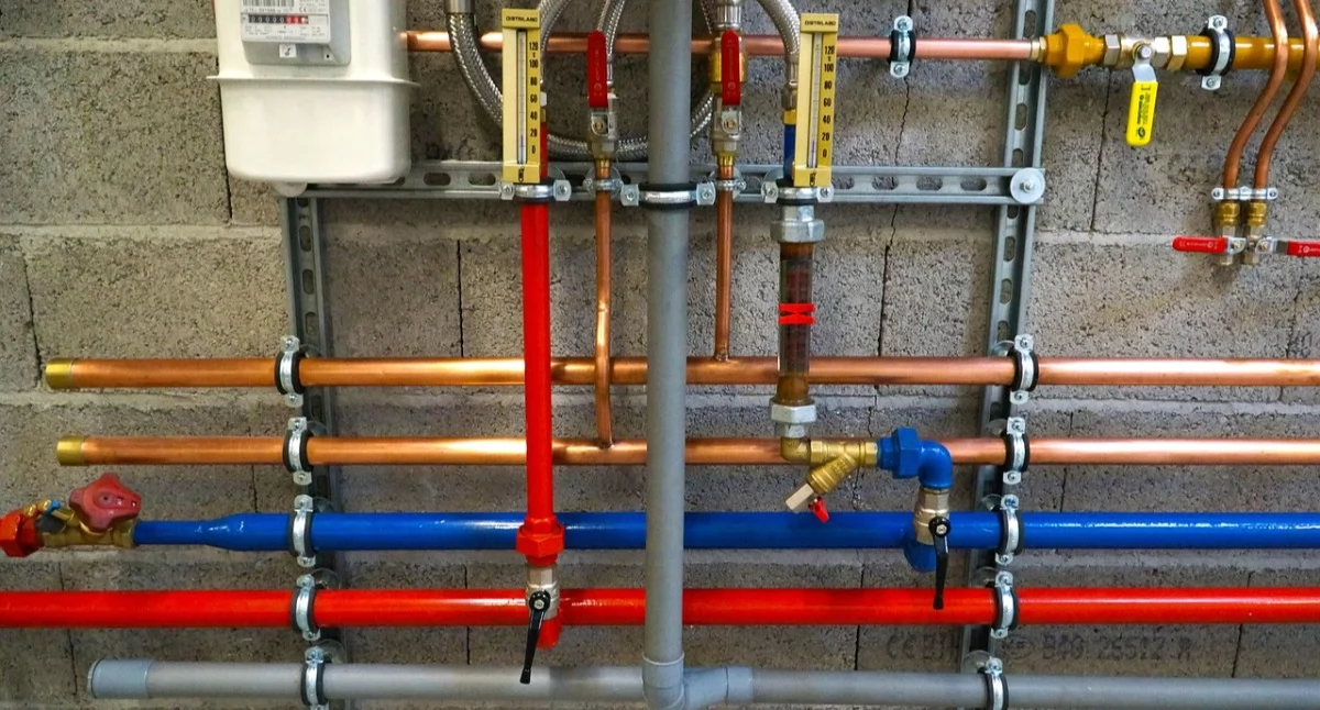 Informator / Materiały zewnętrzne , Dlaczego warto kupować materiały instalacyjne hurtowni hydraulicznej - zdjęcie, fotografia