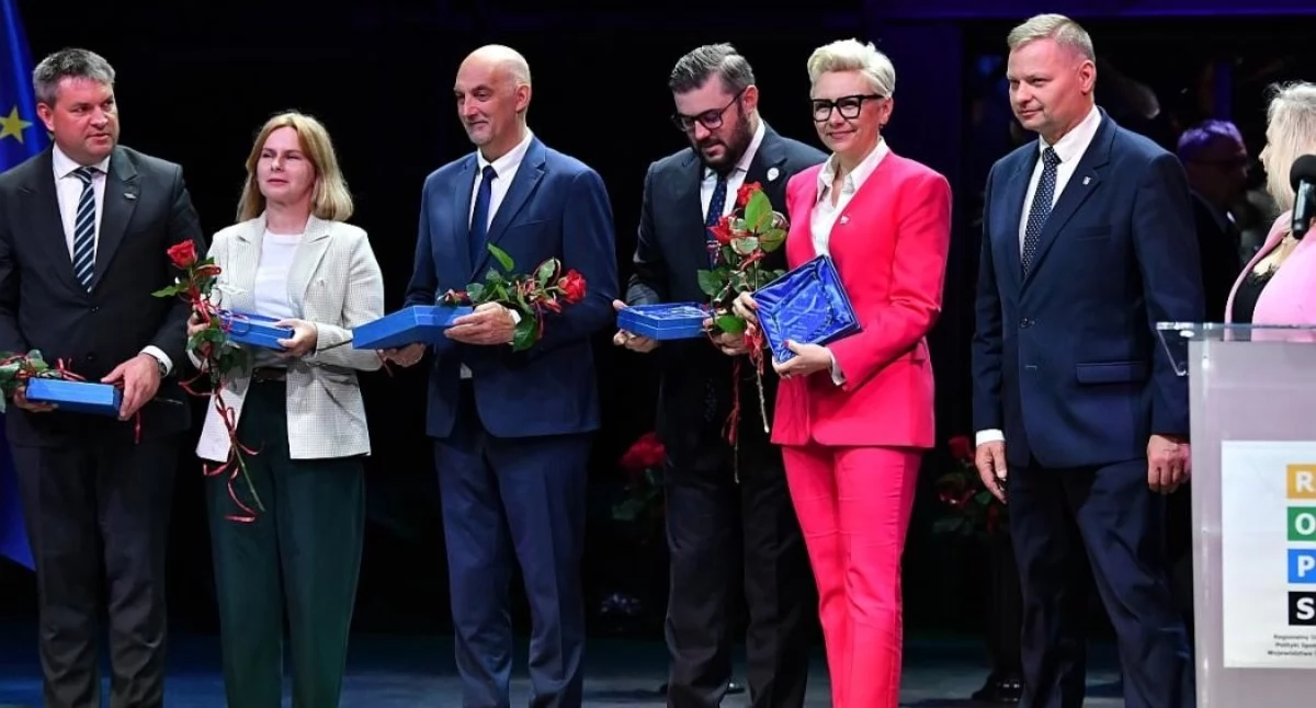 Prezydent Paweł Silbert odbiera nagrodę. Fot. Patryk Pyrlik / UMWS
