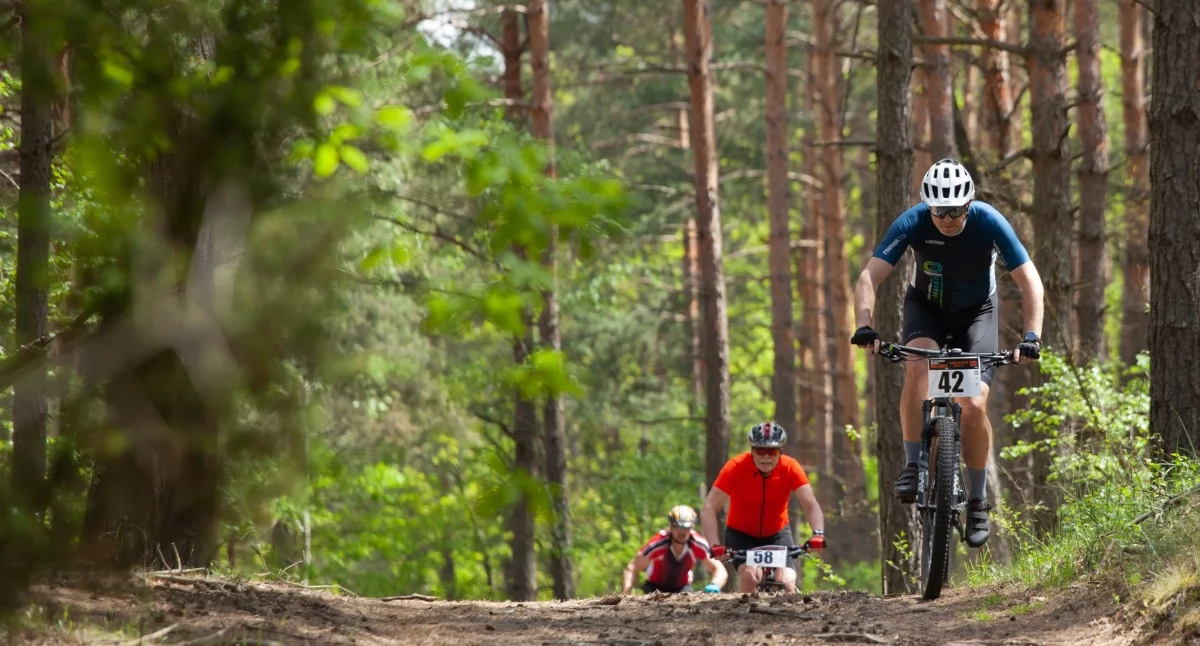 Rowerzyści mieli do pokonania 15 kilometrów leśnych tras podczas 29. Terenowego Wyścigu Rowerowego w Jaworznie. Fot. Patrycja Koprzak