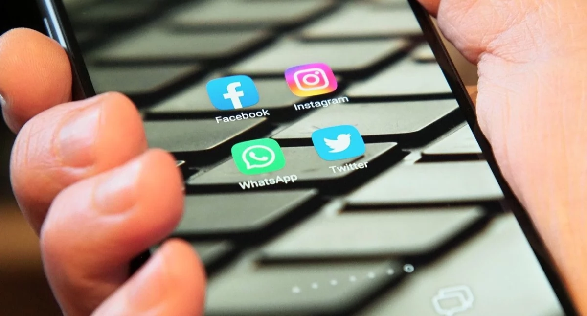 Informator / Materiały zewnętrzne , kupić obserwujących Instagramie - zdjęcie, fotografia