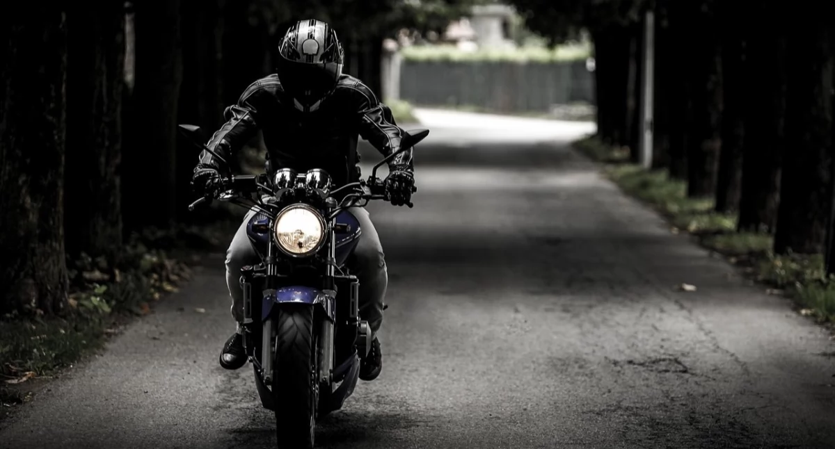 Informator / Materiały zewnętrzne , Pierwsze ubezpieczenie motocykla poradnik początkujących - zdjęcie, fotografia