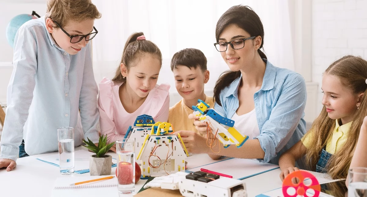 Informator / Materiały zewnętrzne , praktyce Dlaczego warto dołączyć innowacyjnych programów edukacyjnych - zdjęcie, fotografia