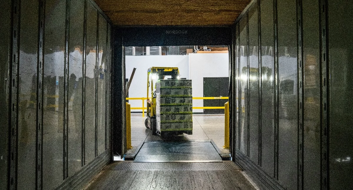Życie miasta, Transport międzynarodowy kroku przebiega dostawa towaru zagranicy - zdjęcie, fotografia
