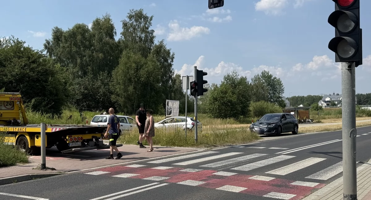 Wypadki drogowe, Cztery zderzyły Jaworznie Sprawca został ukarany mandatem - zdjęcie, fotografia