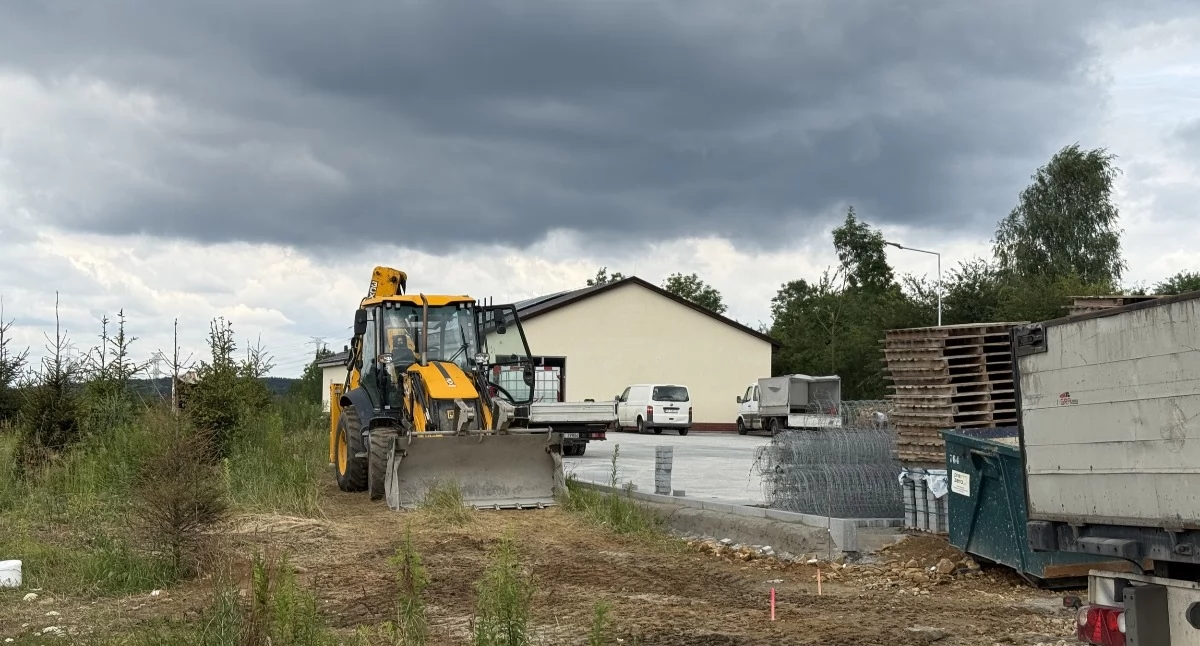 Budowa Dino w Byczynie