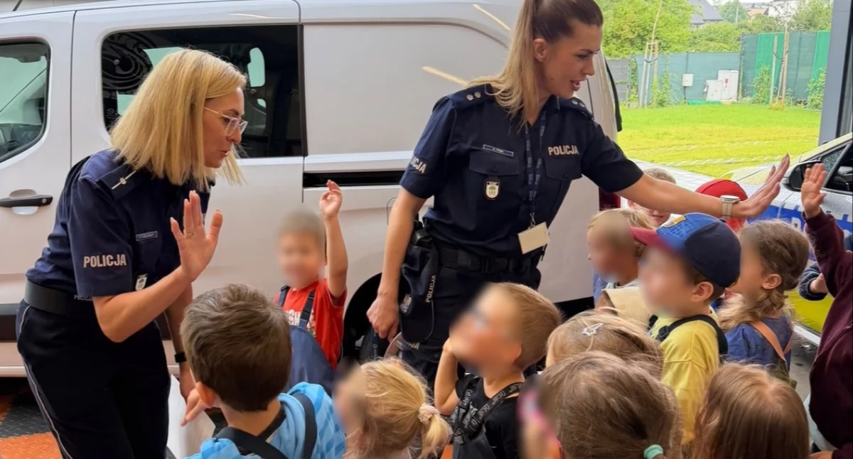 Wakacyjna lekcja bezpieczeństwa dla przedszkolaków. Fot. KMP Jaworzno