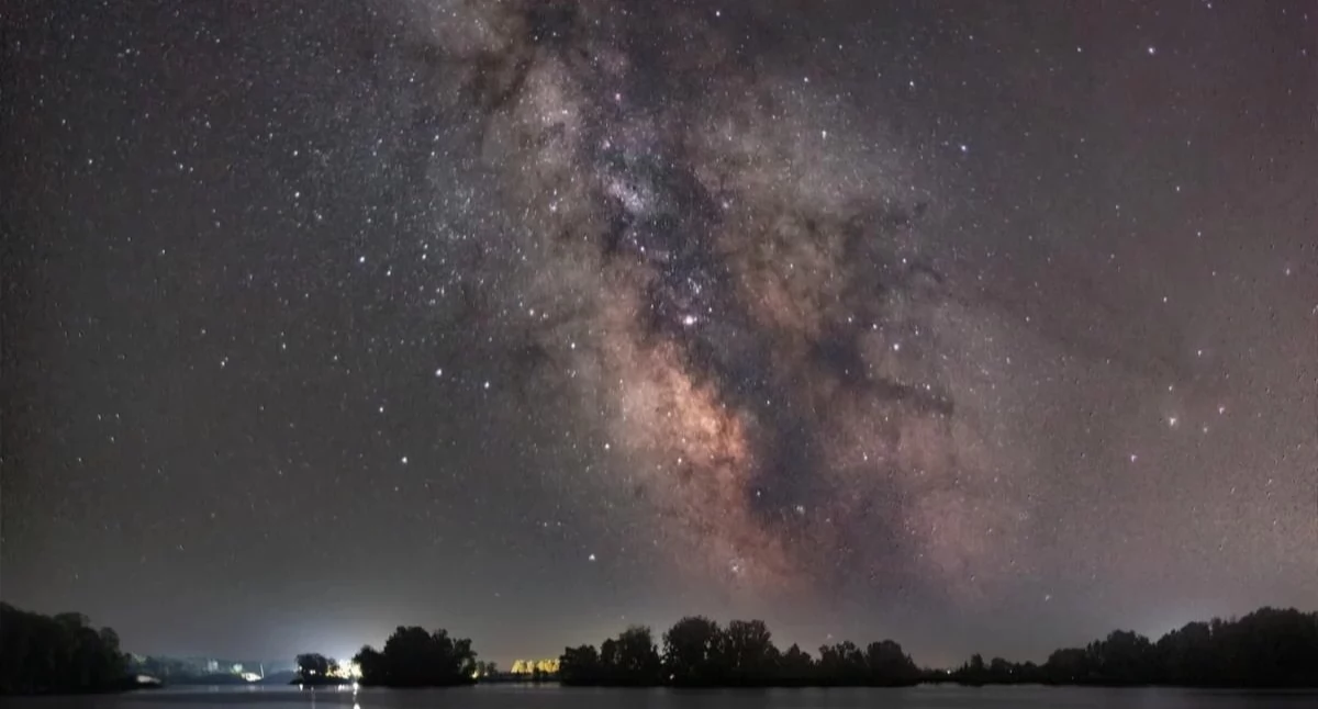 Życie miasta, Perseidy Nadchodzi „spadających gwiazd” Kiedy najlepiej obserwować meteory - zdjęcie, fotografia
