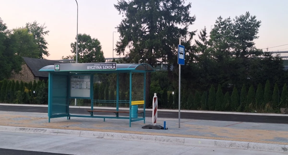 Przystanek autobusowy w Byczynie 