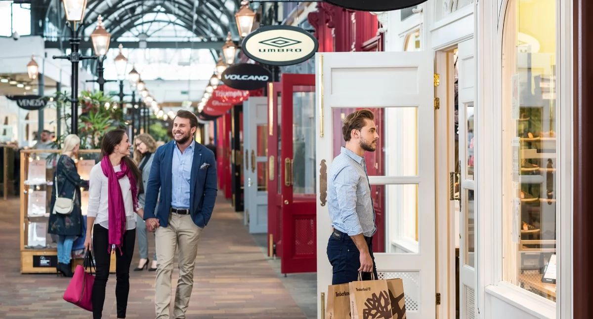 Informator / Materiały zewnętrzne , school Designer Outlet Sosnowiec podarunkowych czeka! - zdjęcie, fotografia