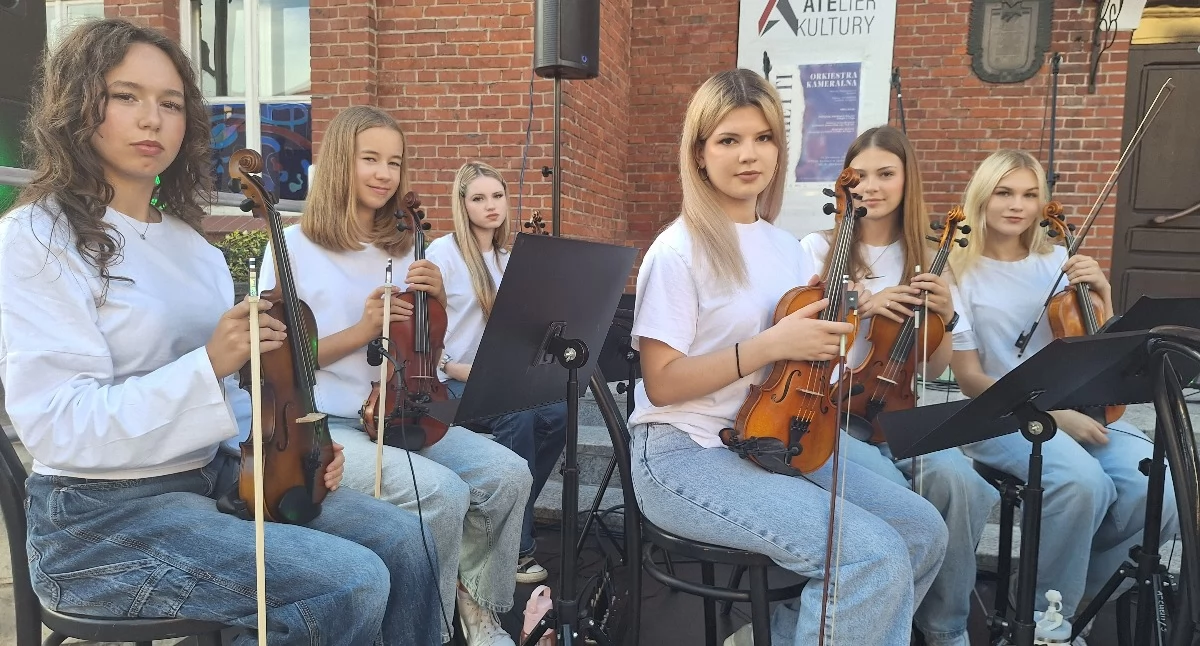 Kącik kulturalny, Festiwalove ATElier koncert Zadyrygowanych - zdjęcie, fotografia