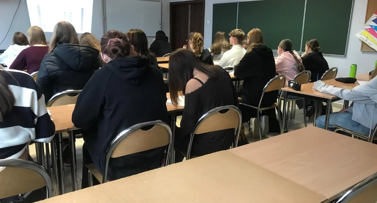 ZUS, śląskich szkołach trwają „Lekcje ZUS” Zgłoś szkołę Olimpiady otwórz uczniom drzwi uniwersytety - zdjęcie, fotografia