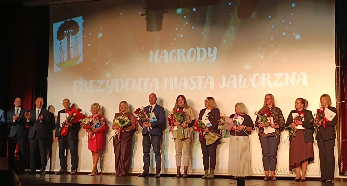 Edukacja, Nauczyciele Jaworzna nagrodami Wyróżniono kilkadziesiąt osób - zdjęcie, fotografia