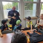 Dzieci z półkolonii z wizytą na policji w Jaworznie. Fot. KMP Jaworzno