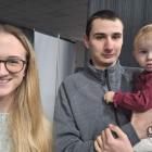 Mama Aleksandra, tato Patryk i mała Klara