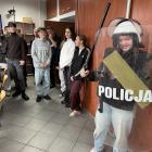 Jaworznicka młodzież wizytowała na komendzie w Jaworznie. FOT. KMP Jaworzno