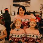 Antonina oraz Zofia Budak wraz z mamą Dagmarą