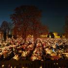 cmentarz nocą 01.11.2022 17-53-40