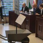 Taczka na sesji Rady Miejskiej w Jaworznie