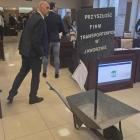 Taczka na sesji Rady Miejskiej w Jaworznie