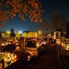 cmentarz nocą 01.11.2022 17-57-14