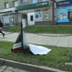 Zniszczone banery wyborcze