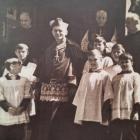 Arcybiskup Karol Wojtyła z ministrantami, Jaworzno, maj 1967 (fot.: „Do was przybywam...