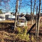  Porzucony samochód przy ulicy Piaskowej. Zdjęcie nadesłane przez mieszkańca 
