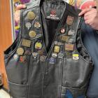 Skórzana kamizelka z motocyklową historią na aukcji WOŚP