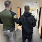 Zatrzymanie mężczyzn po naruszeniu miru domowego. Fot: KMP Jaworzno