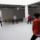 Cotygodniowe ćwiczenia Tai Chi w klubie To i Owo w Jaworznie. Fot. Julia Lizończyk