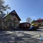 Służby interweniują na ul. Sportowej