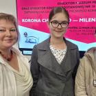 Agata Ples, nauczycielka historii z SP 10 z uczennicami Kornelią i Anią 