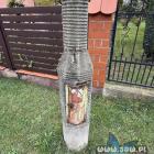 Niebezpieczna infrastruktura na ul. Prostej. Stare, zniszczone słupy elektryczne z...
