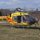 Wypadek drogowy na ulicy Chełmońskiego w Jaworznie. Motocyklista trafił do szpitala