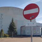 Hala sportowa MCKiS na Osiedlu Stałym w Jaworznie pozostaje zamknięta. Czeka ją remont....