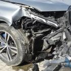 Kolizja BMW z płotem