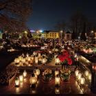 cmentarz nocą 01.11.2022 17-56-14