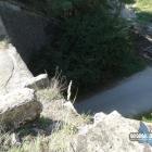 Niezabezpieczony most nad ul. Struga