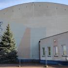 Hala sportowa MCKiS na Osiedlu Stałym w Jaworznie pozostaje zamknięta. Czeka ją remont....